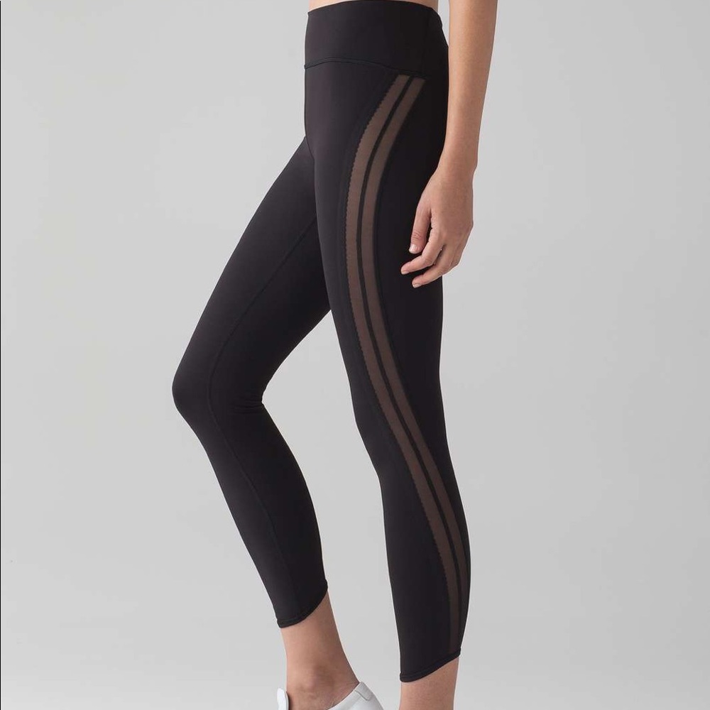 Lululemon Sun Setter 7/8 Mesh Side Yoga Pants